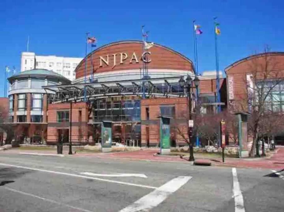Apartamento Pumpkin Premise By Airport, 5 Beds, Sleeps 8, Book 7 Days, Get 20 Percent Off Newark Exterior foto